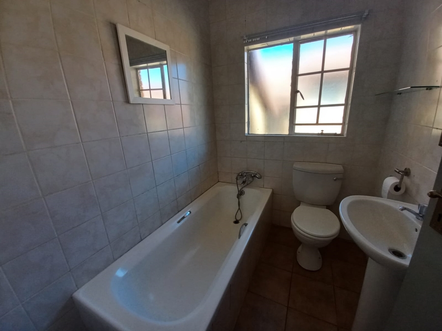 2 Bedroom Property for Sale in Safari Gardens North West